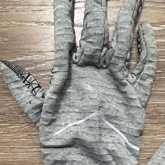 Heather Gray NIKE Sports Gloves - Picture 3 of 8